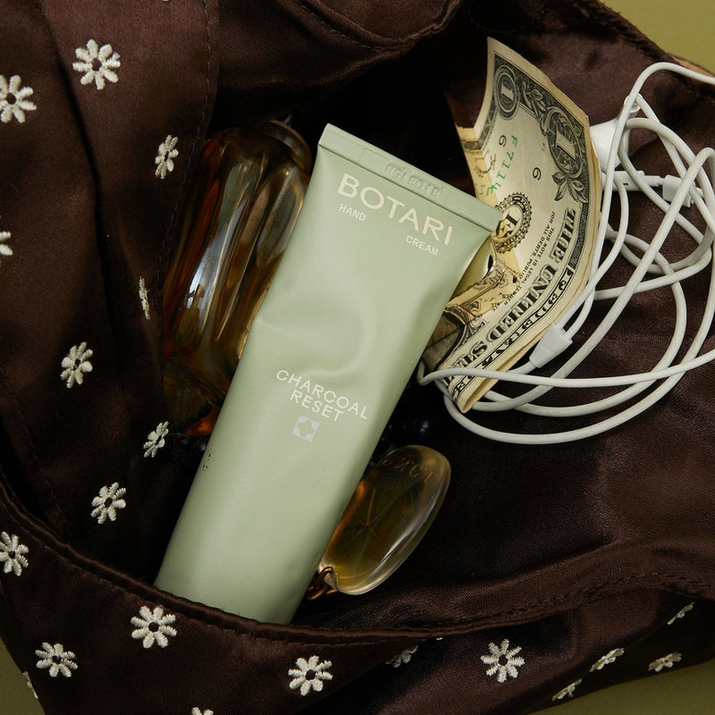 Best Hand Cream for Office and Desk Use: Non-Greasy Everyday Care